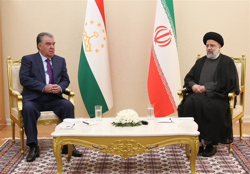 رئیسی یؤکد مواصلة تعزیز العلاقات المتنامیة بین إیران وطاجیکستان