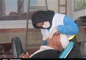 دندانپزشکان بسیجی به مردم مناطق محروم خرمآباد خدمت کردند