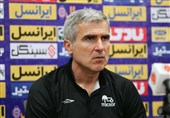 سولدو: زمین ورزشگاه حافظیه در حد لیگ برتر نیست/ بهتر از فجر سپاسی بودیم