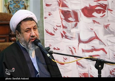  امام جمعه کرمان: مبارزه بی‌امان ملت ایران با استکبار و آمریکا تا پیروزی نهایی ادامه دارد 