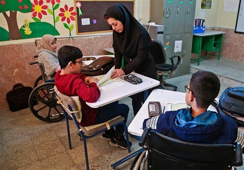 استان کرمانشاه برای دانش‌آموزان معلول مدارس ویژه در مقطع متوسطه ندارد