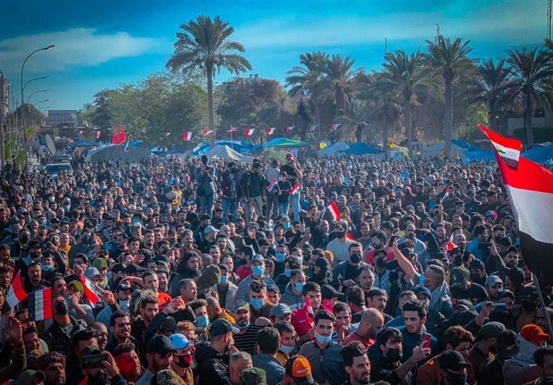 عراق| اعتراضات گسترده به نتایج انتخابات؛ پرچم رژیم صهیونیستی به آتش کشیده شد