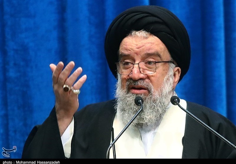حجت الاسلام خاتمی: مسئولان با تلاش مضاعف مشکلات معیشتی مردم را حل کنند/ آمریکا منتظر شکست‌های جدید باشد