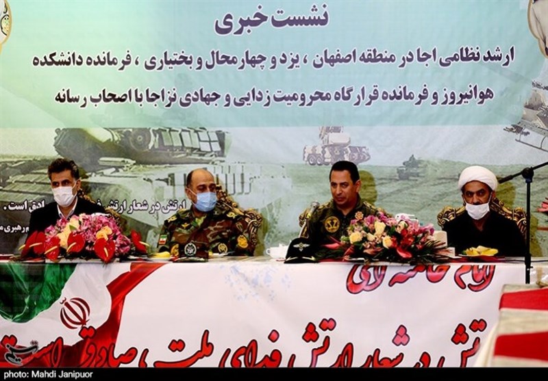نشست خبری مقابله با کرونا و محرومیت‌زدایی ارتش در اصفهان به روایت تصویر