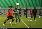 دیدار تیمهای فوتبال ذوب آهن اصفهان و مس رفسنجان