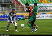 دیدار تیمهای فوتبال ذوب آهن اصفهان  و مس رفسنجان