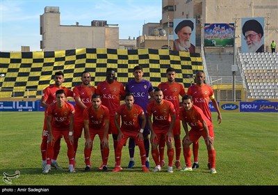 دیدار تیمهای فوتبال فجر سپاسی شیراز و فولاد خوزستان