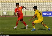 دیدار تیمهای فوتبال فجر سپاسی شیراز و فولاد خوزستان
