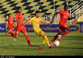 دیدار تیمهای فوتبال فجر سپاسی شیراز و فولاد خوزستان