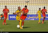 دیدار تیمهای فوتبال فجر سپاسی شیراز و فولاد خوزستان