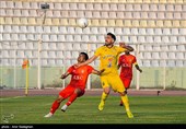 دیدار تیمهای فوتبال فجر سپاسی شیراز و فولاد خوزستان
