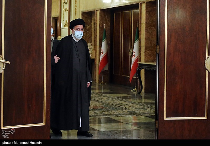 الرئيس الإيراني يستقبل وزير الخارجية السوري ومستشار الأمن القومي الإماراتي
