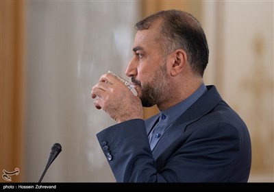 وزير الخارجية الإيراني يستقبل نظيره السوري