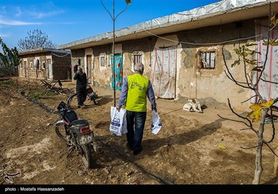 توزیع گوشت گرم در بین نیازمندان در مناطق محروم گرگان