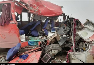  وضعیت پایدار ۱۶ مصدوم حادثه سرویس دانش‌آموزان در کرمانشاه/ بی‌احتیاطی راننده کامیون علت تصادف بود 