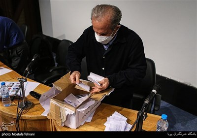 علی کاوه عکاس پیشکسوت خبری در انتخابات انجمن صنفی عکاسان مطبوعاتی ایران