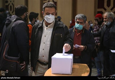 حامد جعفرنژاد عکاس خبری در انتخابات انجمن صنفی عکاسان مطبوعاتی ایران