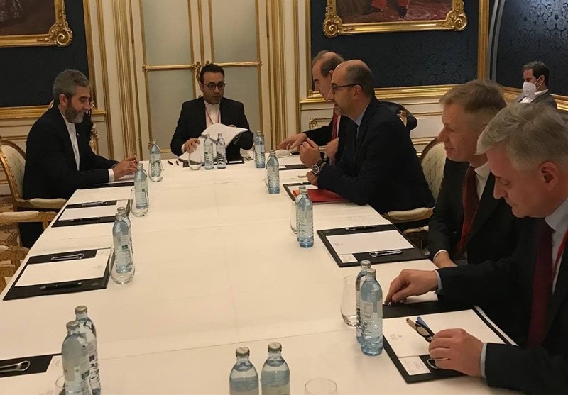 دیدار علی‌ باقری و مذاکره‌کنندگان ارشد اروپایی در وین/ فضای مذاکرات وین رو به جلو است