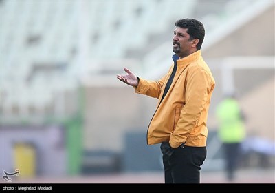  حسینی: امیدوارم بازیکنان جوان ما و داوران اسیر جو بازی و حضور تماشاگران نشوند/ استقلال به حق در جایگاه اول است 