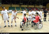 مسابقه خیریه تیم های یاران خداداد عزیزی و ستارگان آسایشگاه معلولین شهید فیاض بخش