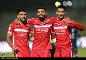 دیدار تیم‌های فوتبال پرسپولیس و پیکان