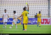 دیدار تیمهای فوتبال فجر سپاسی شیراز و مس رفسنجان