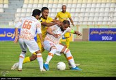 دیدار تیمهای فوتبال فجر سپاسی شیراز و مس رفسنجان