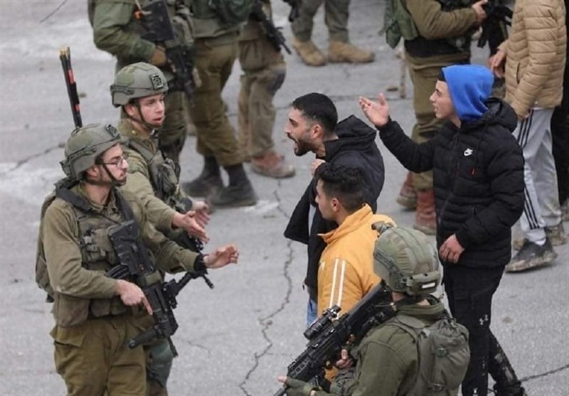 یورش صهیونیست‌ها به کرانه باختری و بازداشت ۱۷ فلسطینی