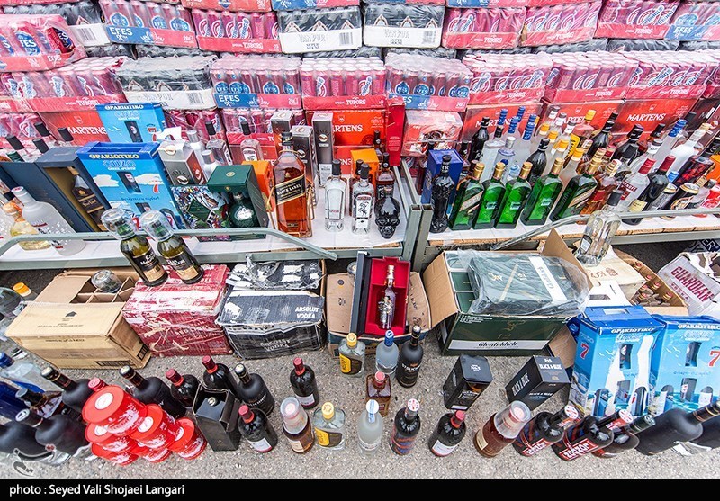 شناسایی ‌کارگاه تولید انواع مشروبات الکلی در خوزستان/ 96 هزار لیتر مشروبات کشف شد + فیلم