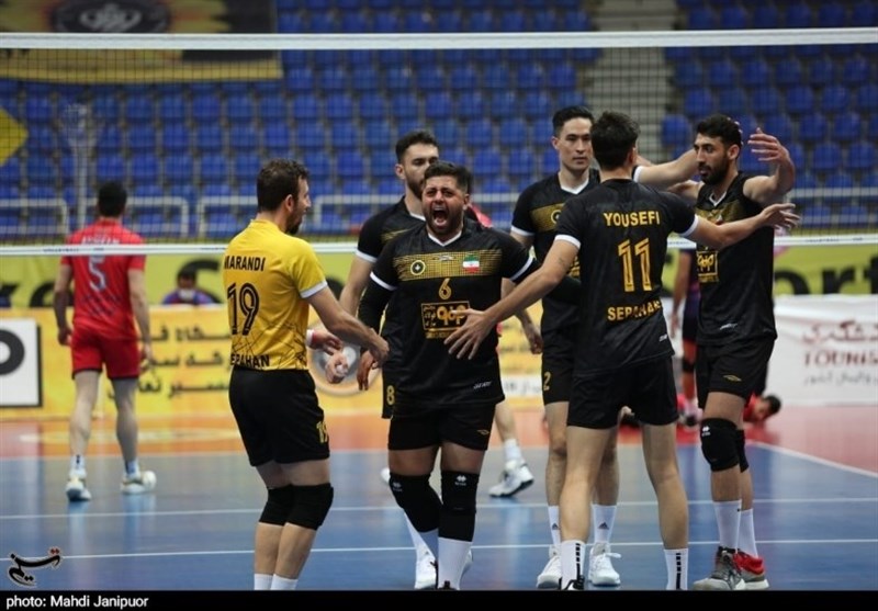 دیدار تیم‌های والیبال فولاد سیرجان و سپاهان اصفهان به روایت تصویر