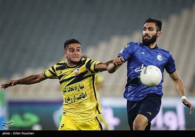 دیدار تیم های فوتبال استقلال تهران و نود ارومیه