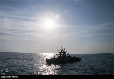 IRGC Commandos Participate in Massive Military Exercise along Southern Shores