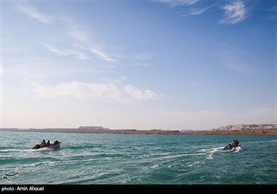 IRGC Commandos Participate in Massive Military Exercise along Southern Shores