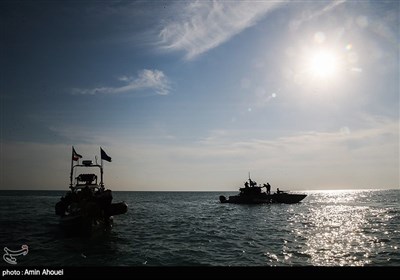 IRGC Commandos Participate in Massive Military Exercise along Southern Shores