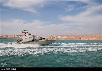 IRGC Commandos Participate in Massive Military Exercise along Southern Shores