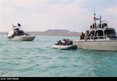 IRGC Commandos Participate in Massive Military Exercise along Southern Shores