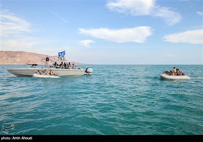 IRGC Commandos Participate in Massive Military Exercise along Southern Shores