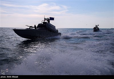 تمرین تاخت آبی تکاوران نیروی زمینی سپاه در رزمایش پیامبر اعظم(ص) 17- جزیره قشم خلیج فارس