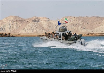 IRGC Commandos Participate in Massive Military Exercise along Southern Shores