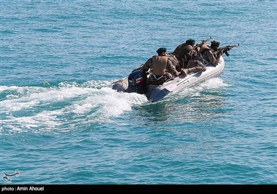 IRGC Commandos Participate in Massive Military Exercise along Southern Shores