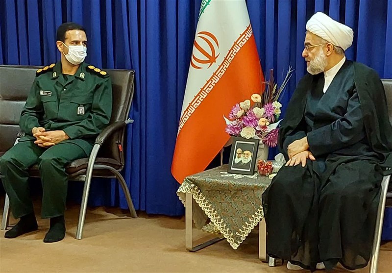 نماینده ولی فقیه در کردستان: مشکلات پروازهای فرودگاه سنندج برطرف شود