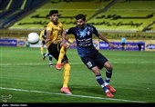 دیدار تیمهای فوتبال سپاهان و پیکان