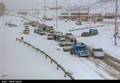 بارش برف سبب تعطیلی مدارس و انسداد راه‌ها در استان کردستان شد