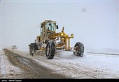 بارش برف ‌در ‌کهگیلویه و بویراحمد/ راه ارتباط 200 روستا مسدود شد