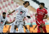 دیدار فوتبال تیم‌های پرسپولیس و ذوب‌آهن