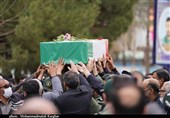وداع مردم کرمان با مجاهد جانباز اسماعیل‌بیگی به روایت تصویر