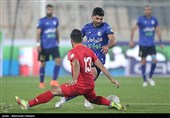 دیدار تیم های فوتبال استقلال تهران و فولاد خوزستان