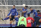 دیدار تیم های فوتبال استقلال تهران و فولاد خوزستان