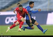 دیدار تیم های فوتبال استقلال تهران و فولاد خوزستان