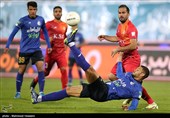 دیدار تیم های فوتبال استقلال تهران و فولاد خوزستان